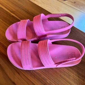 Reef Kids Bright Pink Sandals